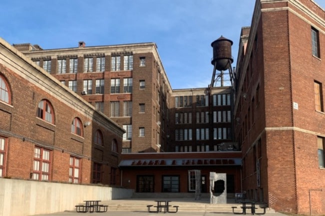 Mana Contemporary gallery