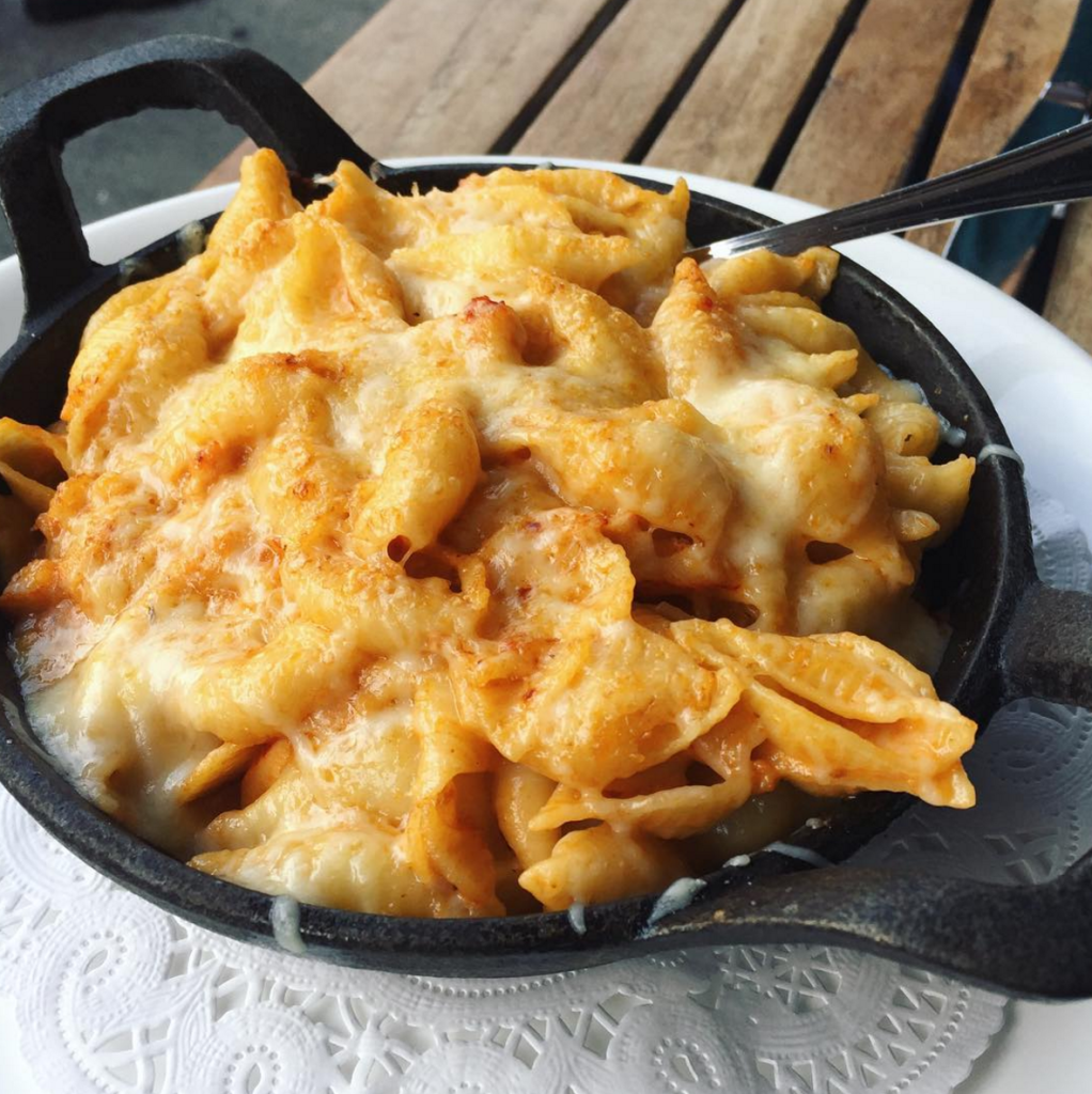 lobster-mac-and-cheese-brass-rail